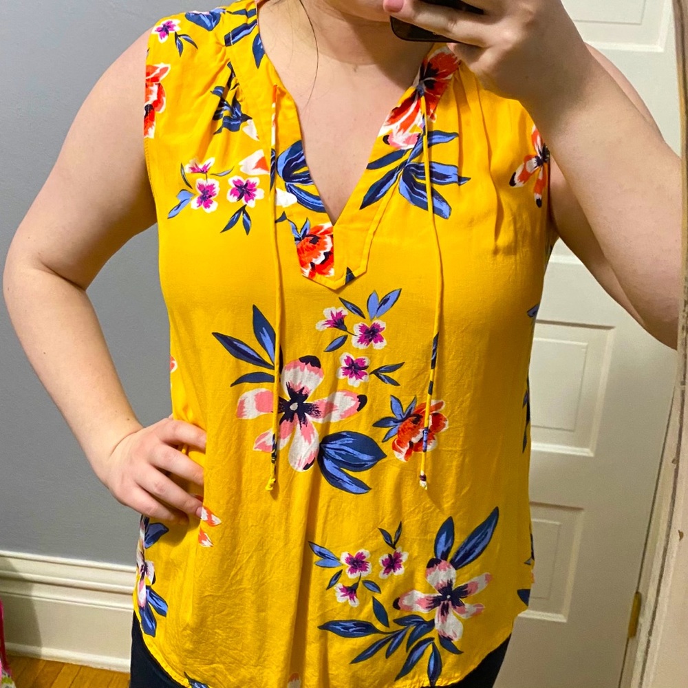 Bright & Fun Yellow Hawaiian OLD NAVY Blouse 🌺